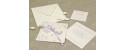 Partecipazione di nozze artigianale a origami con carta Provenza lilla, nastrini di organza e raso. Interno di carta seta.